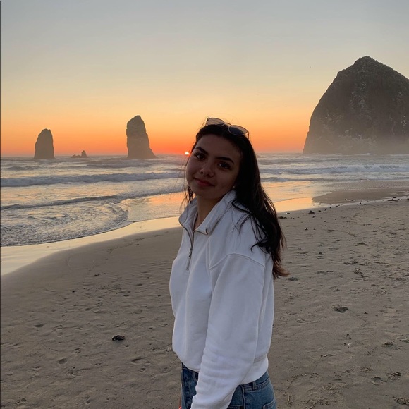 Meet your Posher, TÃ©a - Picture 1 of 1